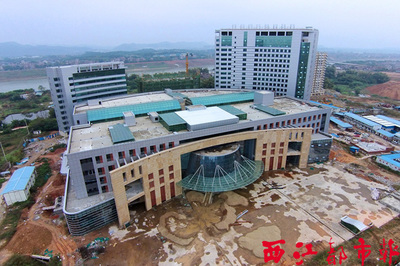 人民医院加紧装修