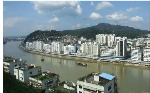 广西说粤语最正宗的城市,跟广州话差不多,据说是粤语发源地